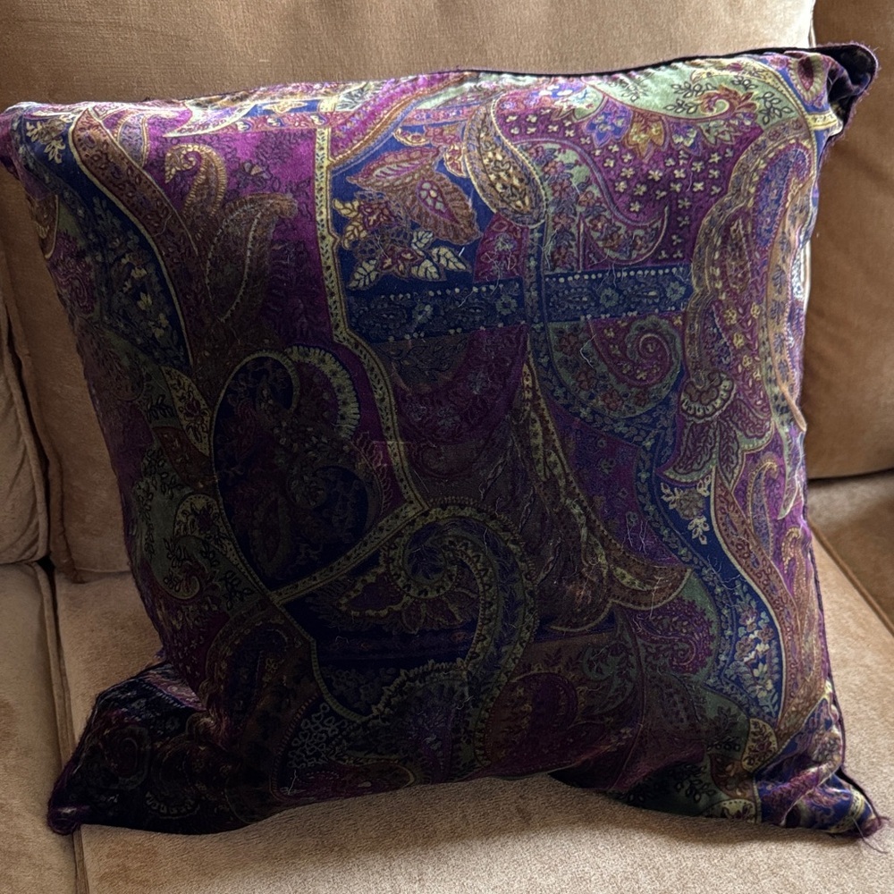Ralph Lauren Rutherford Park Purple Paisley Velvet Pillow 20x20 - Picture 3 of 4